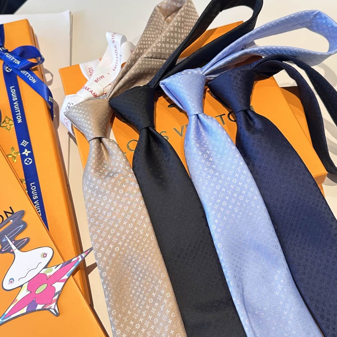 LV Tie